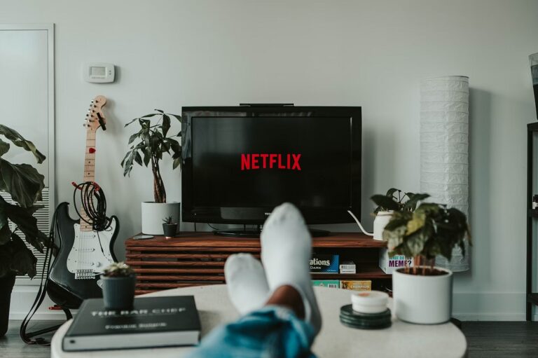 Топ фильмов и сериалов сентября 2025 года