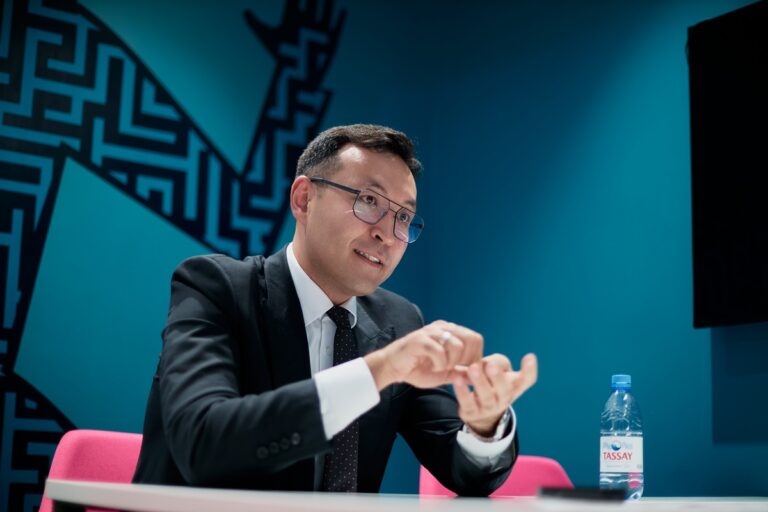 Советник главы Нацбанка высказался о запретах и ограничениях в Казахстане