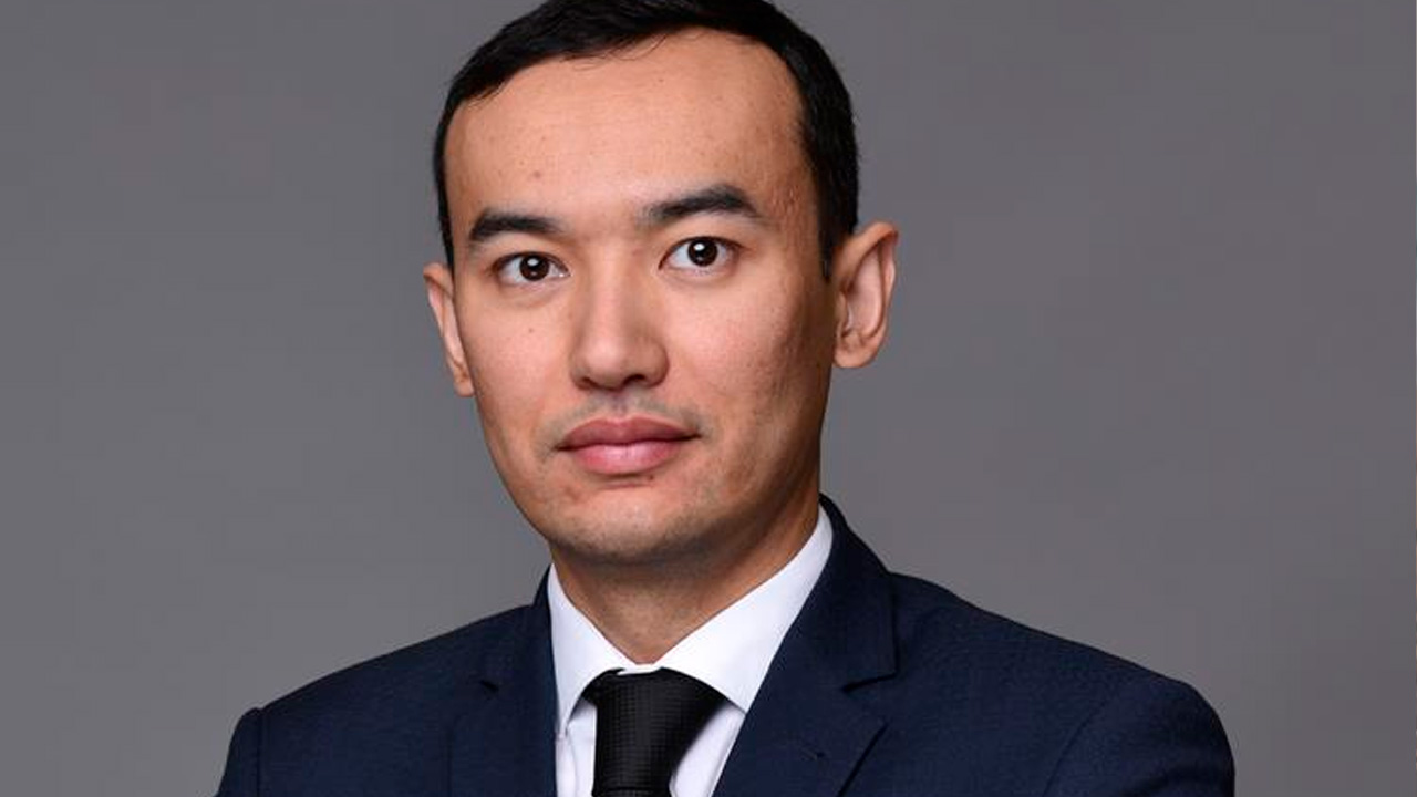 Крупнейший инвестор поставил на другой банк в Казахстане. Экономист объяснил, что это значит для казахстанцев
