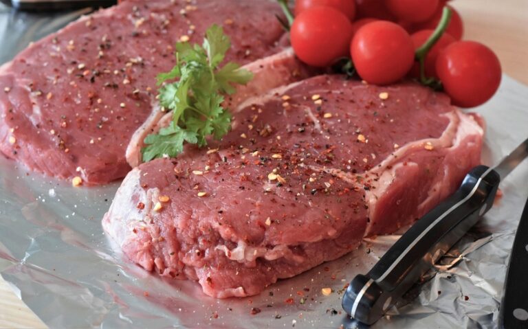 Сразу три супермаркета в Астане начали продавать мясо по фиксированной цене