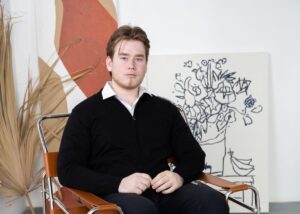 Казахстанец в 19 лет автоматизировал предсменные медосмотры рабочих. Его решение экономит заводам миллионы тенге