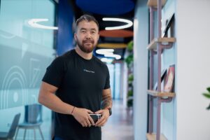 «Для нас важно, чтобы заключались сделки». Казахстанский инвестор объявил о партнерстве с Гарвардом