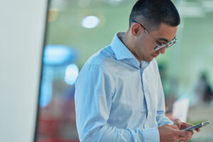 Зубы вылечили, теперь глаза — казахстанцы продолжают расходовать пенсионные