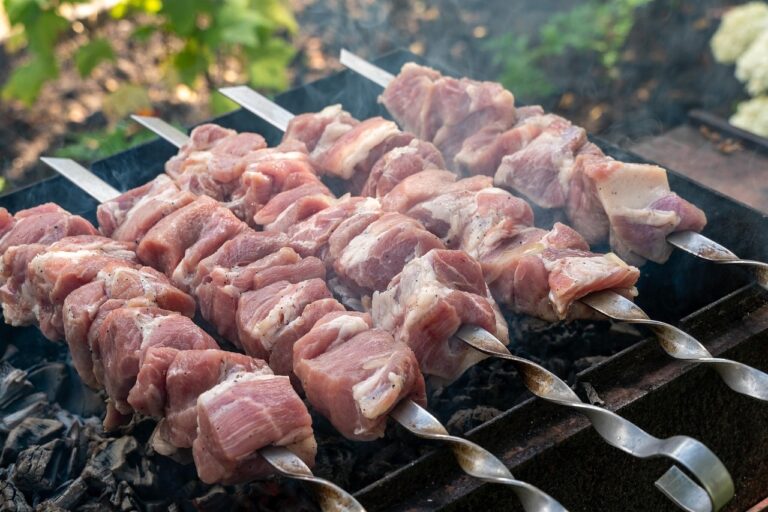 Жители Алматы назвали места с самым вкусным шашлыком — и вот куда идти
