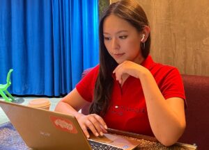 Из Европы – в Атырау: история девушки, которая променяла стоматологию на кино и ИИ