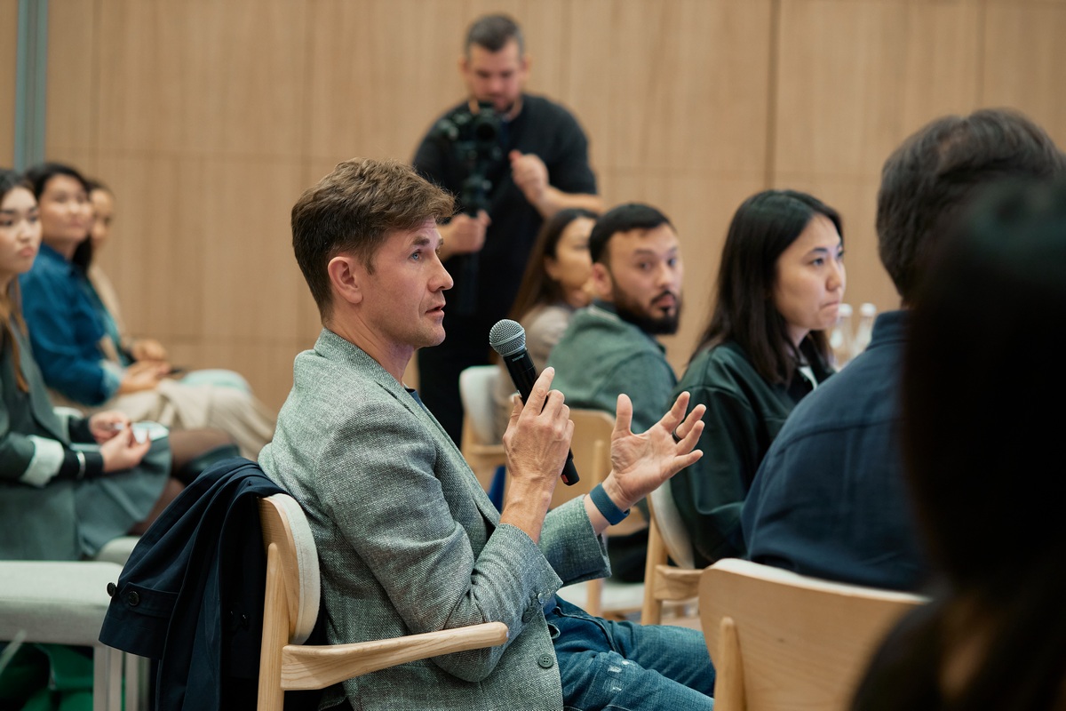 Андрей Заварзин