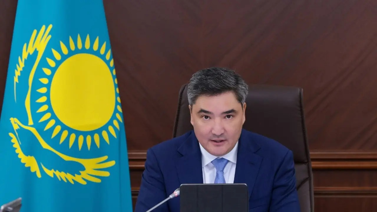 Премьер обратился к банкам с предупреждением по поводу рассрочек