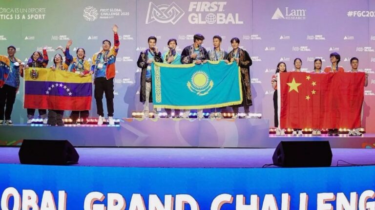 Казахстанские школьники стали четырехкратными чемпионами мира по робототехнике