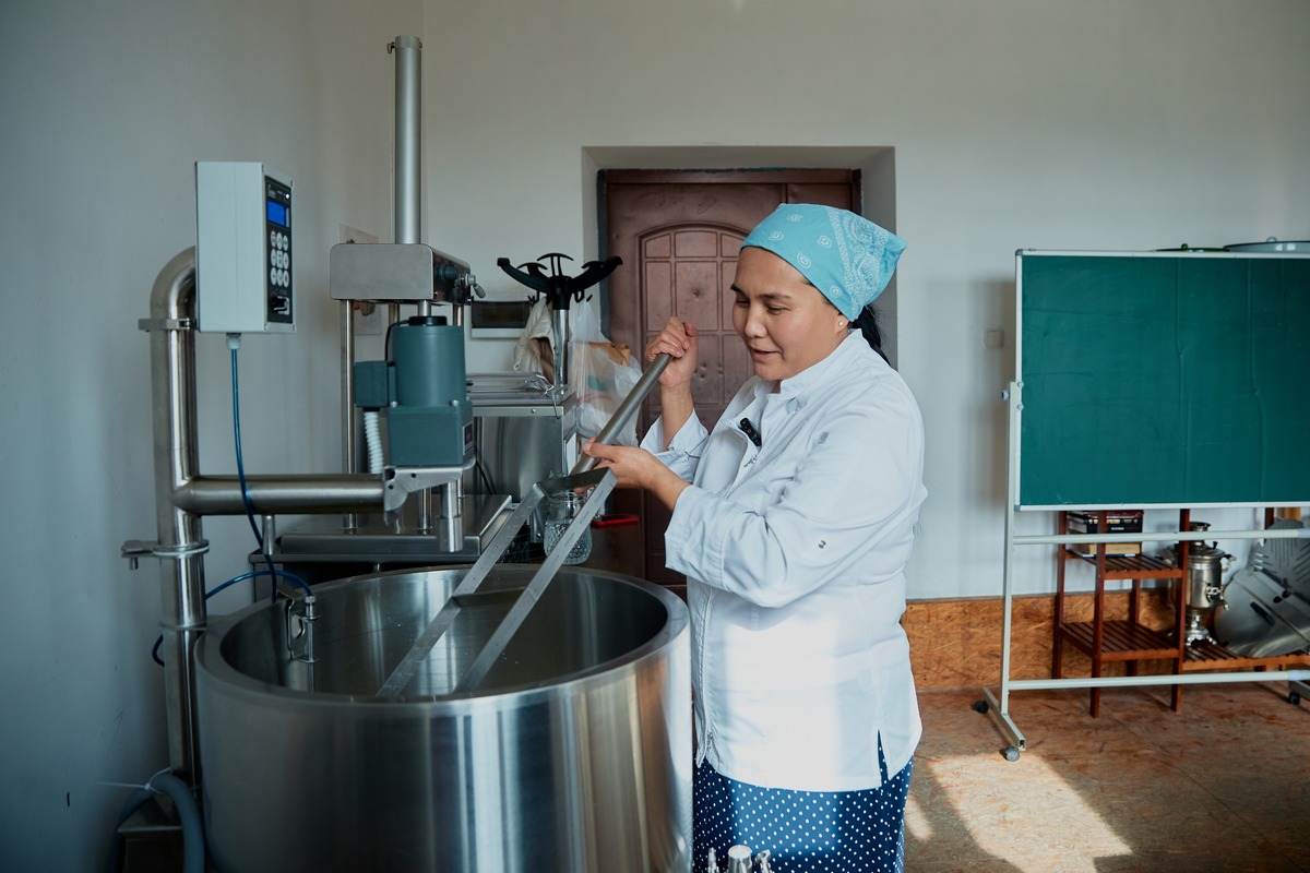 She's Next Visa Мадина Оскенбаева