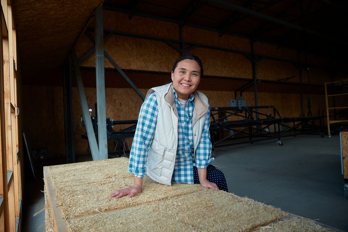 She's Next Visa Мадина Оскенбаева