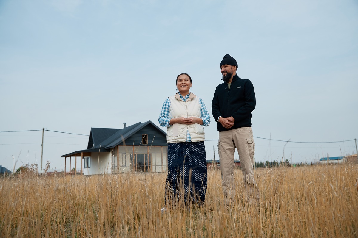 She's Next Visa Мадина Оскенбаева