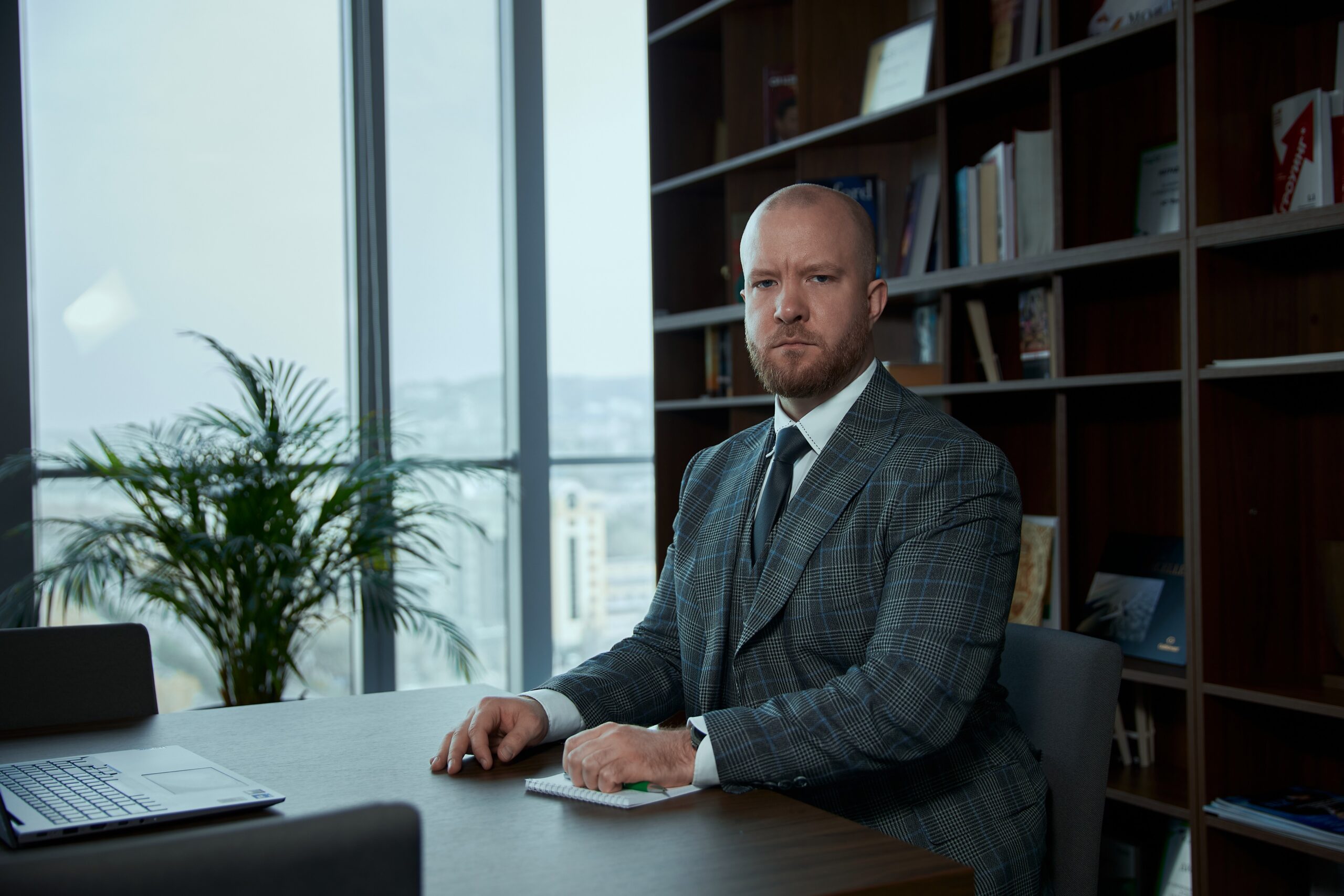 Михаил Новоселов, Freedom Broker 