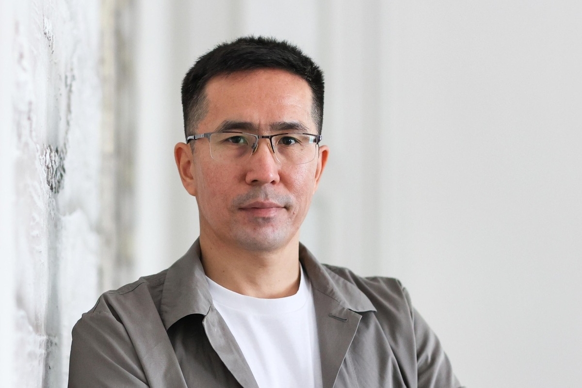 Почему казахстанцы ищут вторую работу: Социолог о зарплатах, жилье и «лояльном» среднем классе