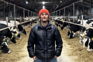 Казахстанец вернулся из США и превратил советский коровник в ферму с оборотом в 5 млн долларов