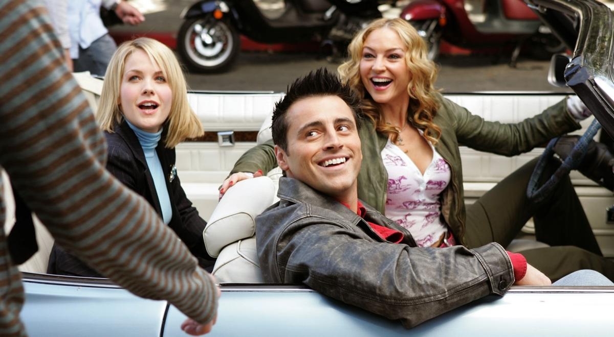 Спустя почти 20 лет после закрытия спин-оффа «Друзей» про Джоуи Триббиани, официальный YouTube-канал сериала опубликовал все 46 эпизодов шоу в открытом доступе.