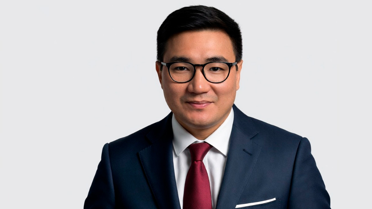 «Тянуть с добровольным урегулированием я бы лично не стал. Второго шанса могут не дать», - говорит Чингис Оралбаев.