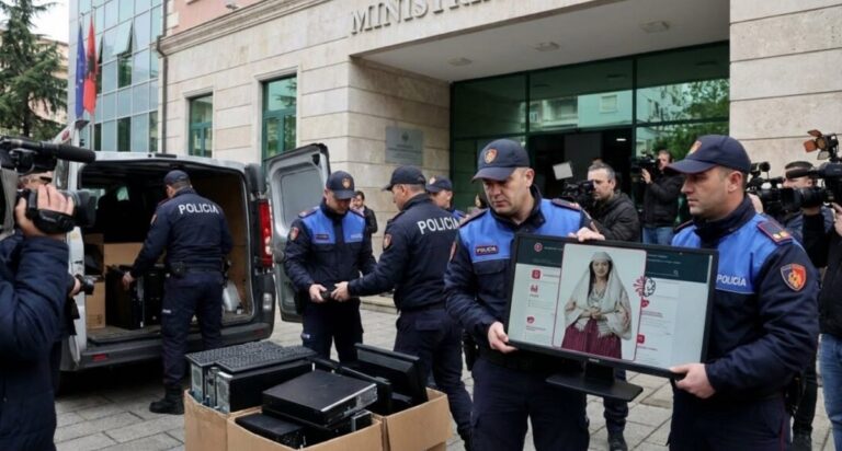 ИИ научился брать взятки, чтобы тендеры выигрывали «нужные» подрядчики - новость фейк