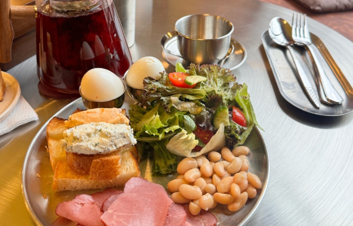 В Караганде открыли кофейню, где напиток можно выиграть в «камень-ножницы-бумага»