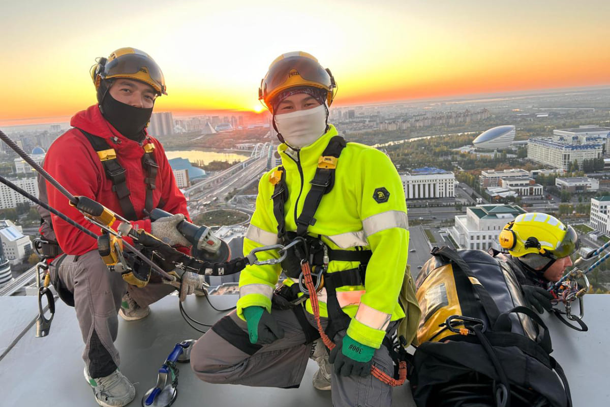 Бизнес на высоте: как бывший преподаватель построил компанию в одной из самых закрытых ниш Казахстана