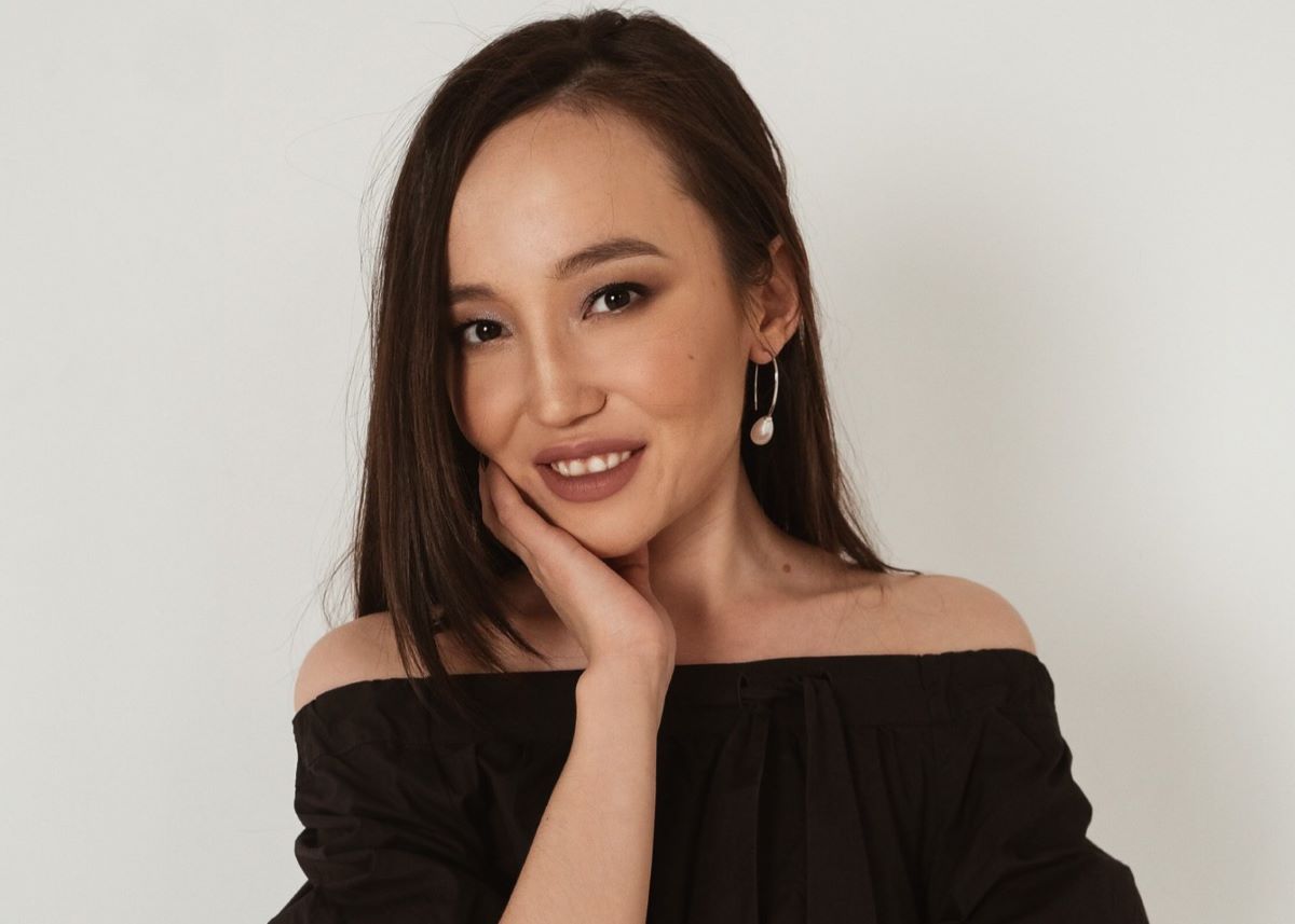 Казахстанка придумала, как управлять дронами силой мысли. Ее стартап уже тестируют в США