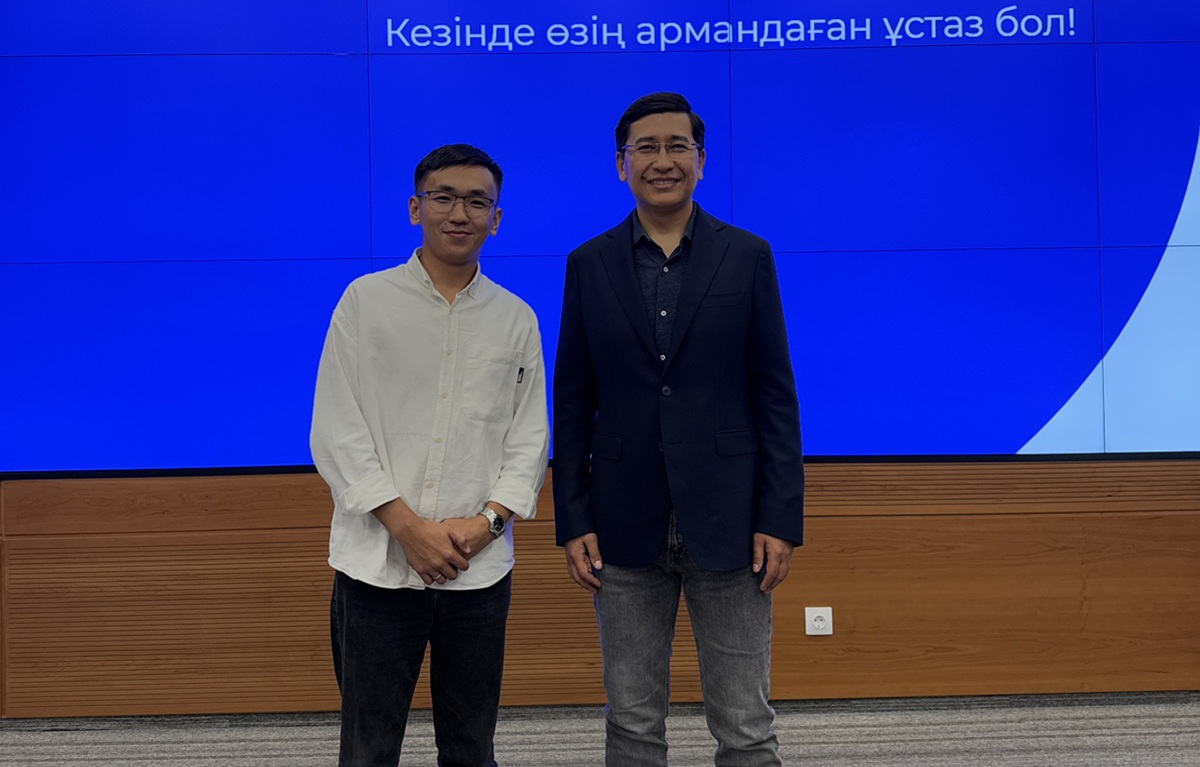 Жандос Айдарханов 