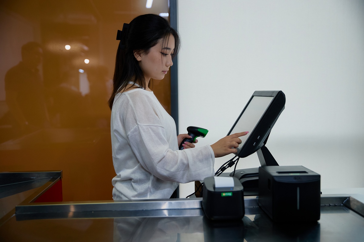 Алмат Мендуалиев, UMAG