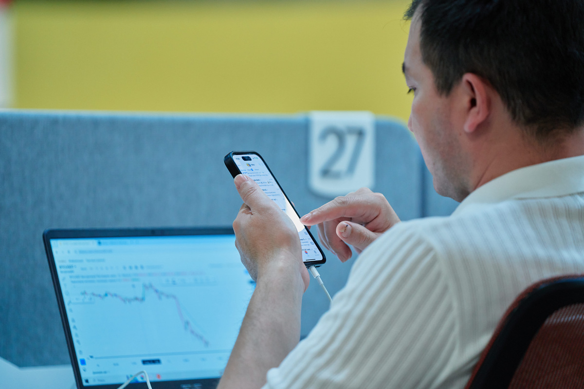 В WhatsApp появилась «строгая настройка аккаунта»: зачем она нужна и как работает