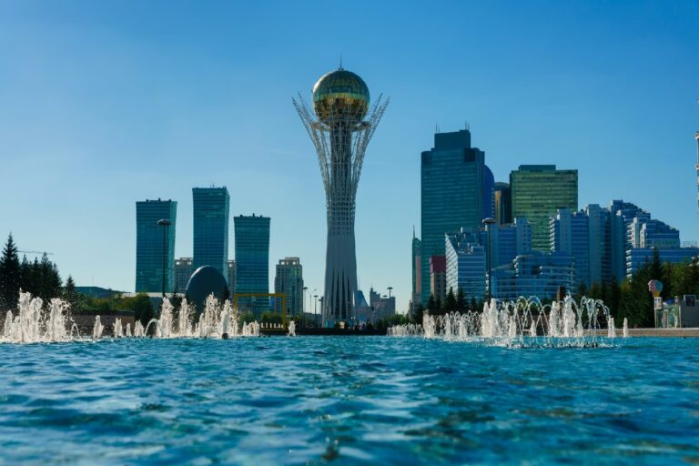 Казахстанцы признались, что больше не тянут жизнь в Астане