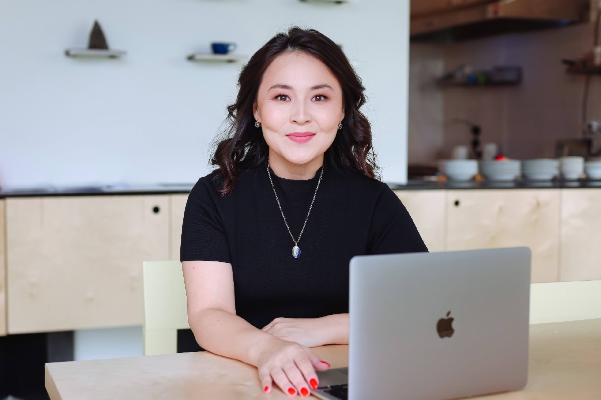 Финансист из Казахстана объяснила, почему не покупает квартиру и авто за наличные