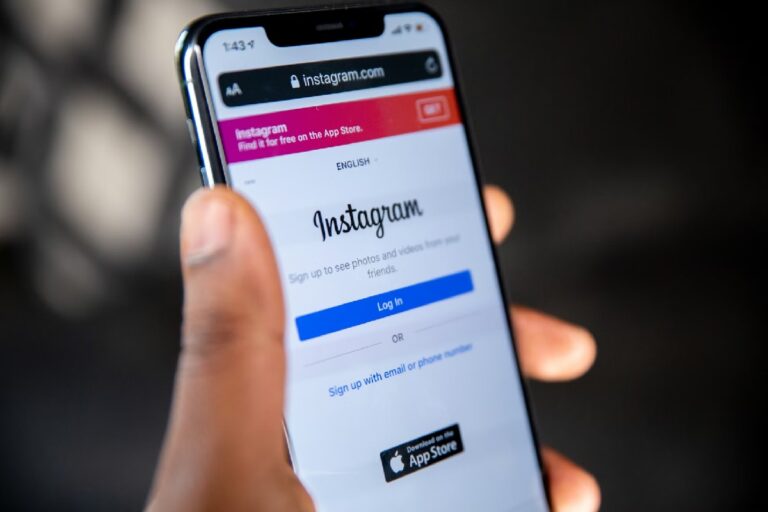 Глава Instagram сказал, какого контента будет слишком много