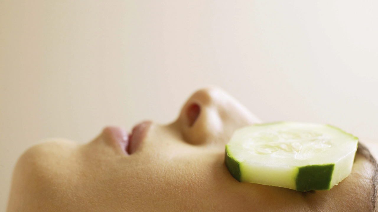 Социальные огурцы по 1200, а обычные почти по 3000 тенге. Что происходит в магазинах