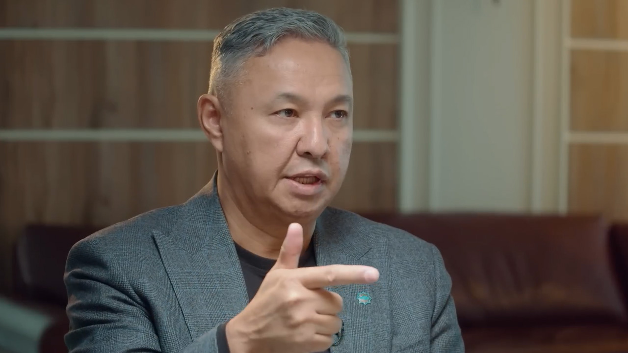 Соседи вынуждают: Азат Перуашев заявил, что бензин должен и будет дорожать