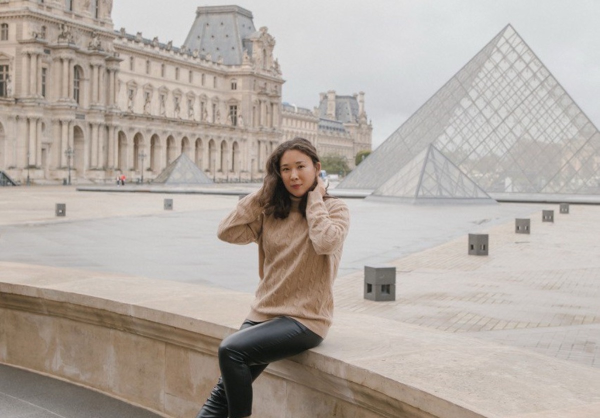 Казахстанка окончила Сорбонну и уже 10 лет водит экскурсии по Парижу. Вот ее история