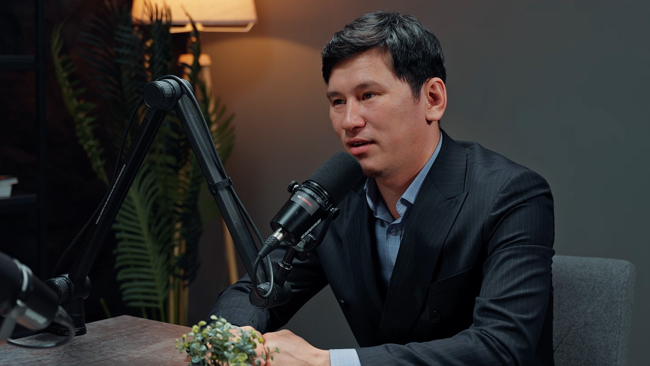 Эксперт объяснил, почему в Казахстане стало невыгодно укладывать асфальт в лужи