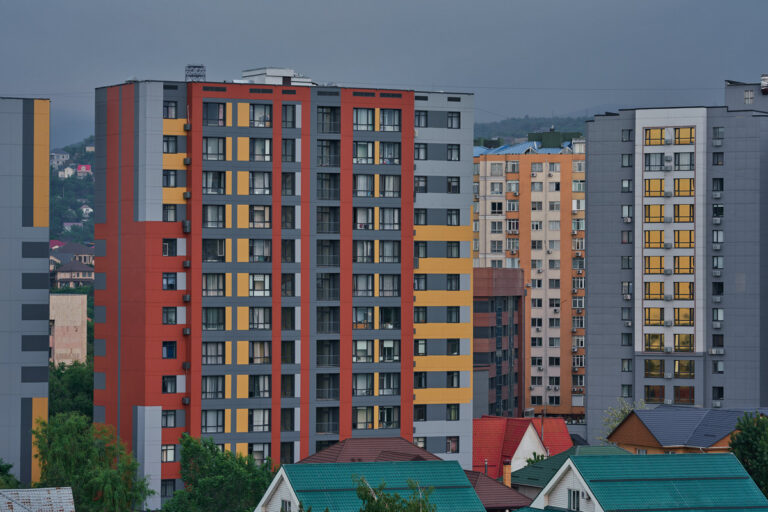 В Казахстане начали продавать недвижимость через токены: что это значит