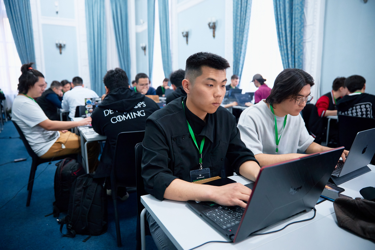 Казахстанские бизнесмены рассказали, кого компании будут удерживать любой ценой