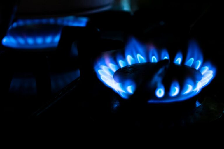 В Казахстане введут лимиты на газ и повысят тарифы, но не всем