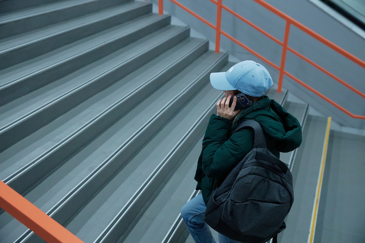 Мошенники обманывали студентов в Шымкенте, используя их слабые места