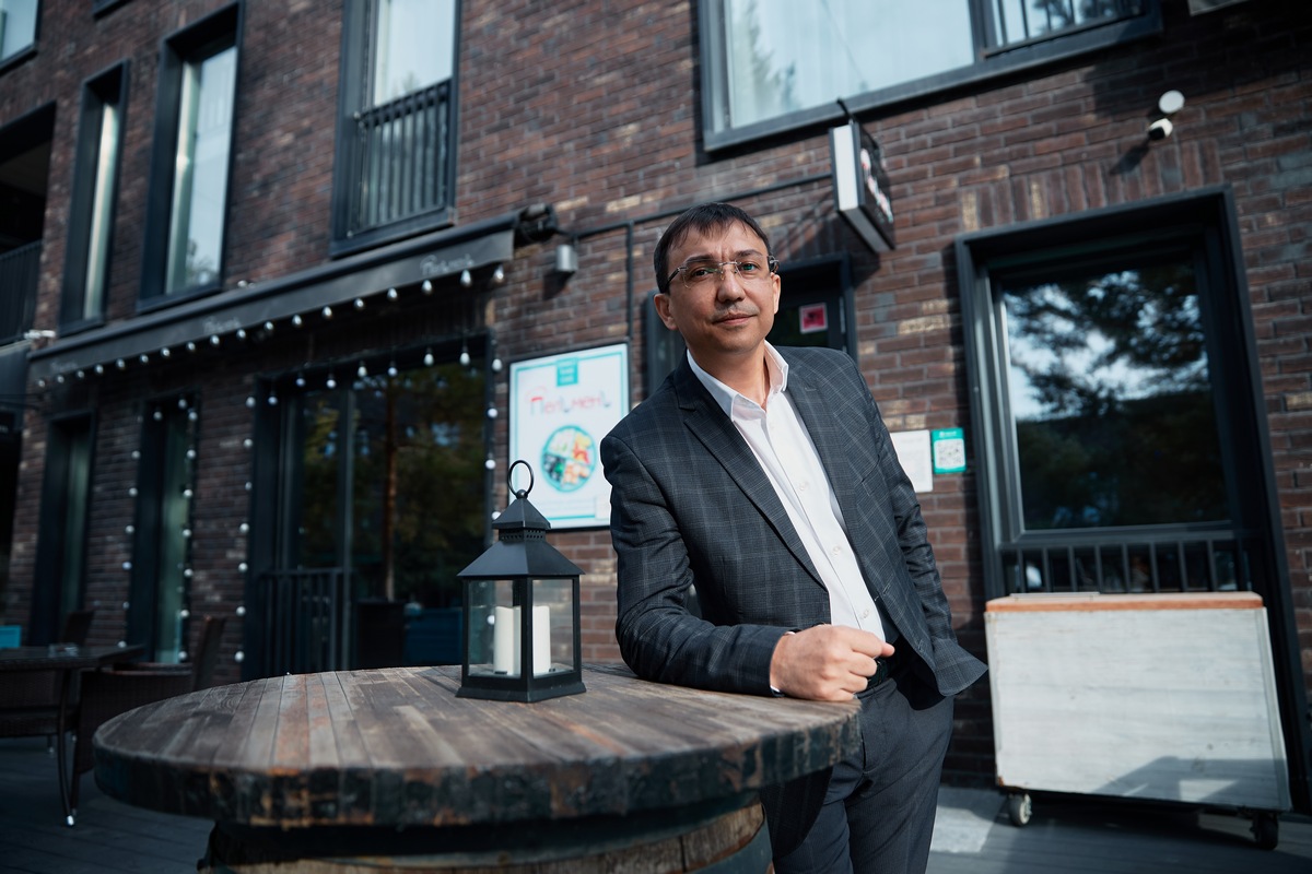 Казахстанец в 12 лет торговал сигаретами, а сейчас владеет сетью кафе в Алматы