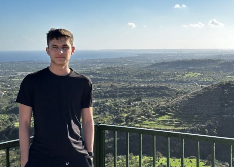 20-летний парень из Узбекистана привлек $500 тыс. 
