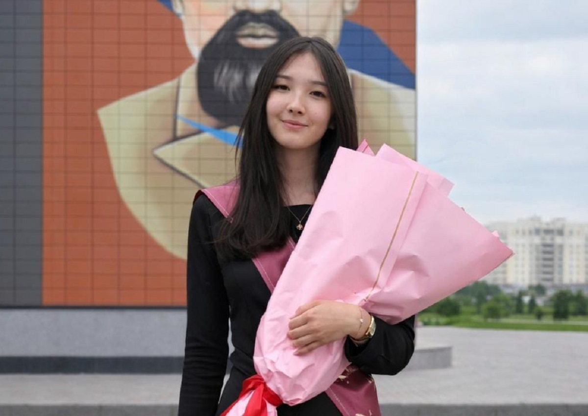 Школьница из Астаны пережила трагедию и создала стартап для тех, кто потерял близких