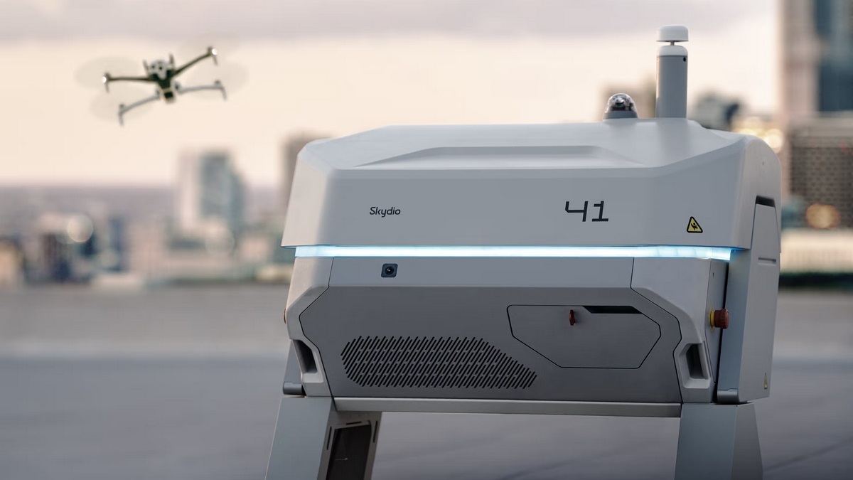 Полиция ставит робоульи с дронами для борьбы с преступностью