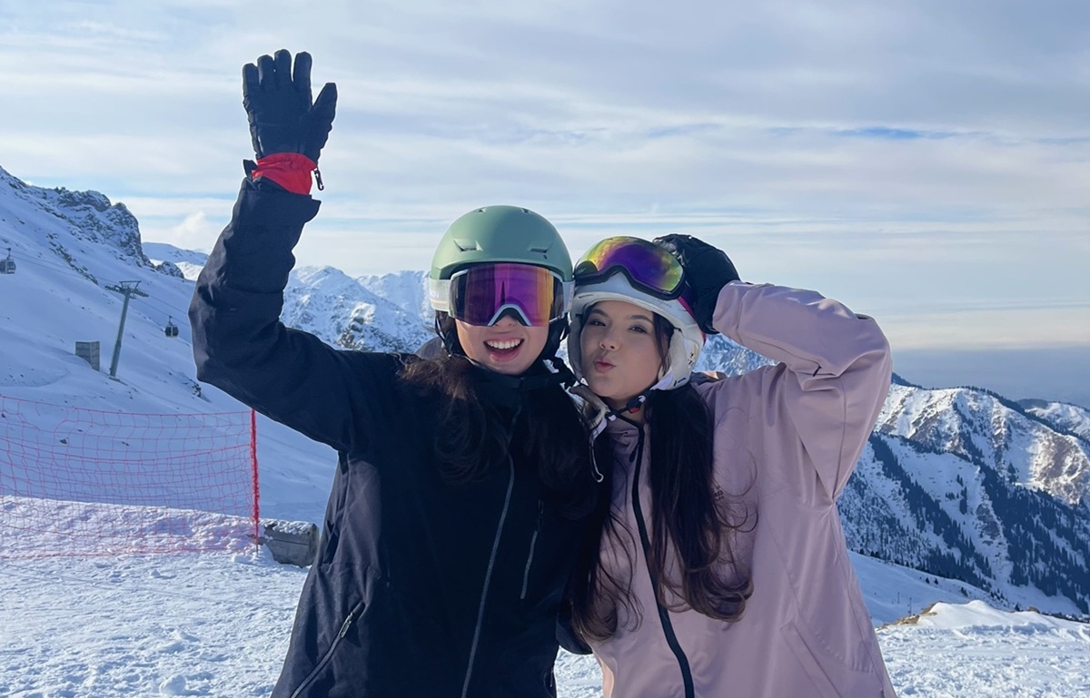 Дарина Жуйрикова и Далия Косанова 