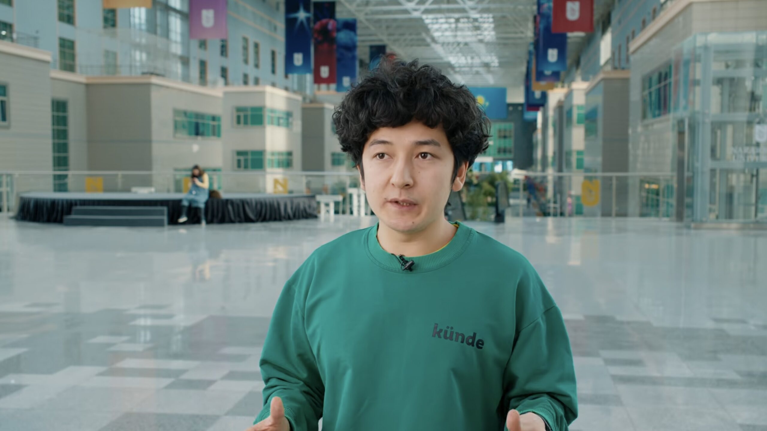 Казахстанец рассказал, как открыл кофейню на донаты