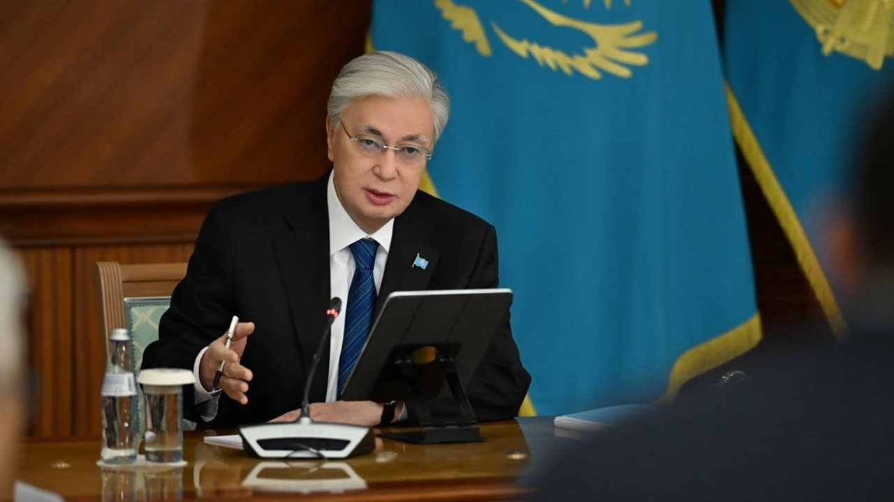 Президент Токаев хочет, чтобы KazLLM стала привлекательнее ChatGPT