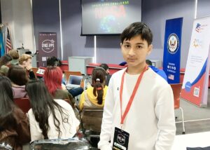 17-летний школьник из Казахстана возглавил научное направление в космическом стартапе