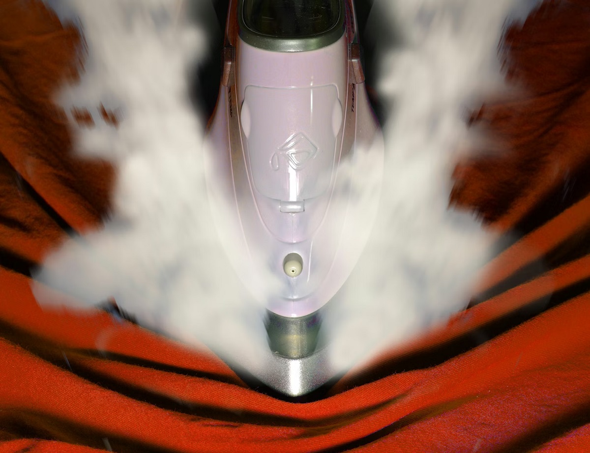 Купил утюг за полмиллиона – вернул деньги: реальный случай в Казахстане