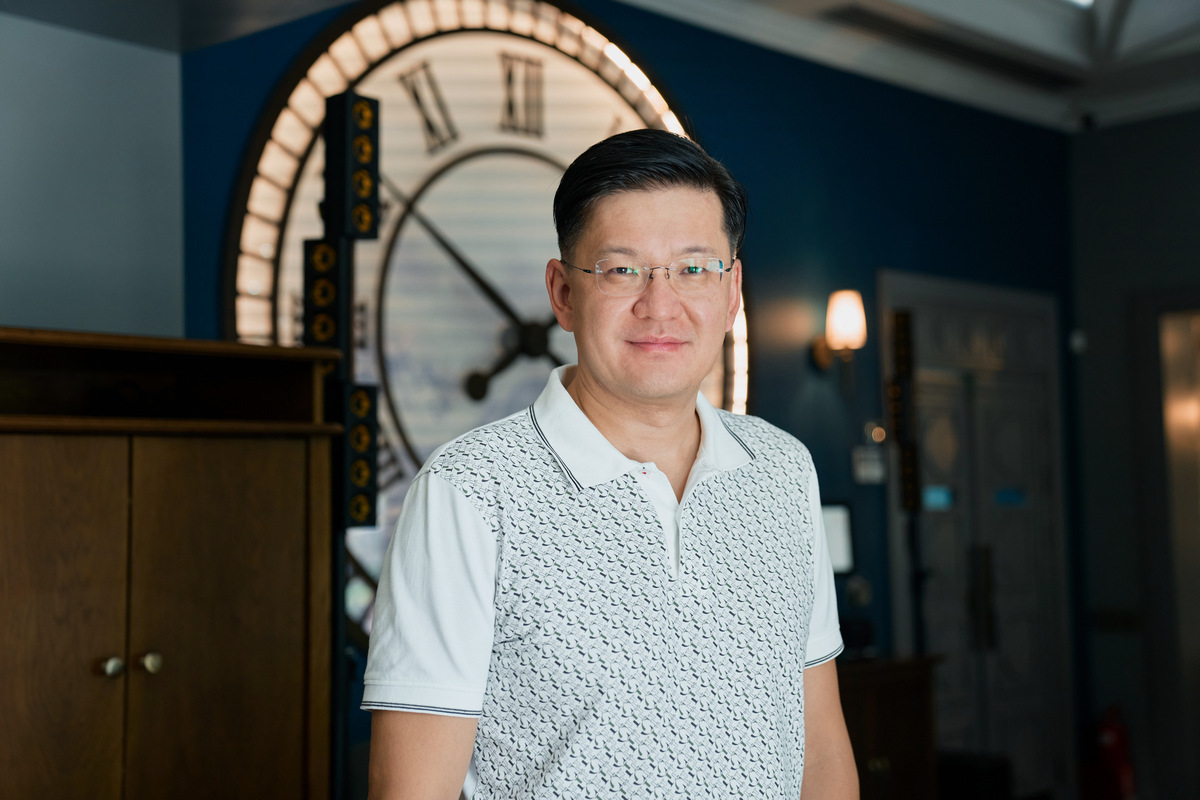 Дармен Садвакасов