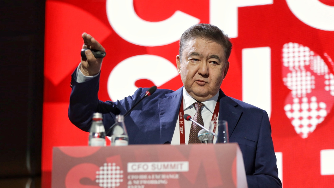 Известный экономист сказал, по какому сценарию доллар будет расти в 2026 году