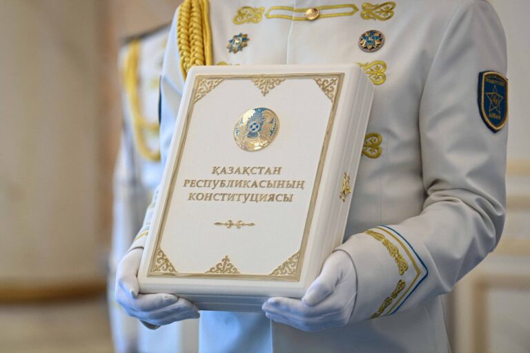 Токаев подписал новую Конституцию Казахстана: когда она вступит в силу